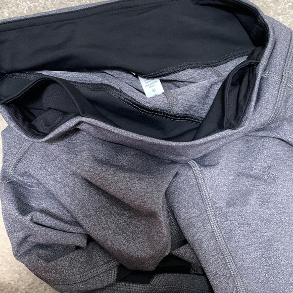 Lululemon Pace Rival Crop Legging with Pockets
Heathered Black / Slate Size 6 - Picture 7 of 14